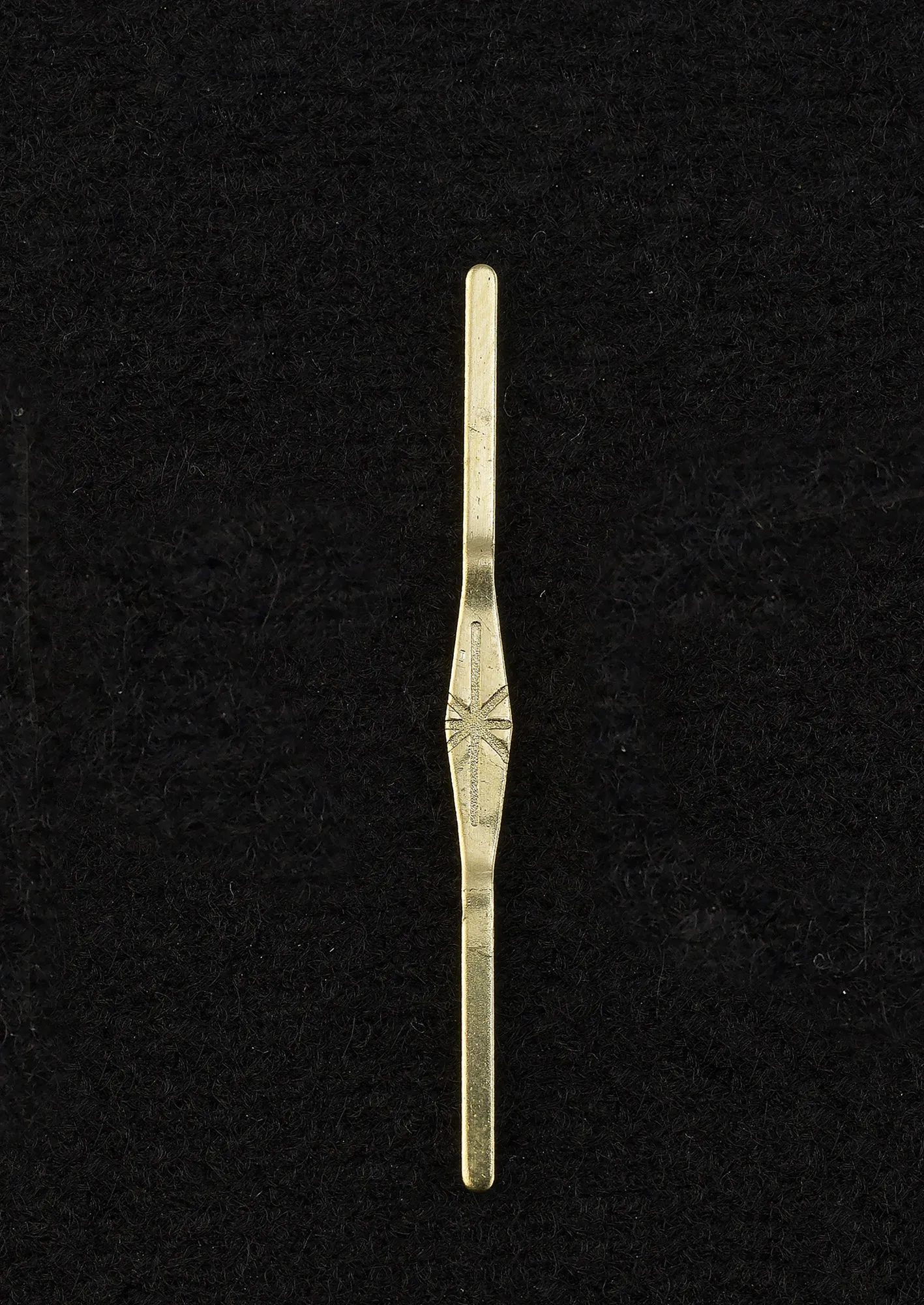 C90048  Single Star Straight Link 12X12 Gold